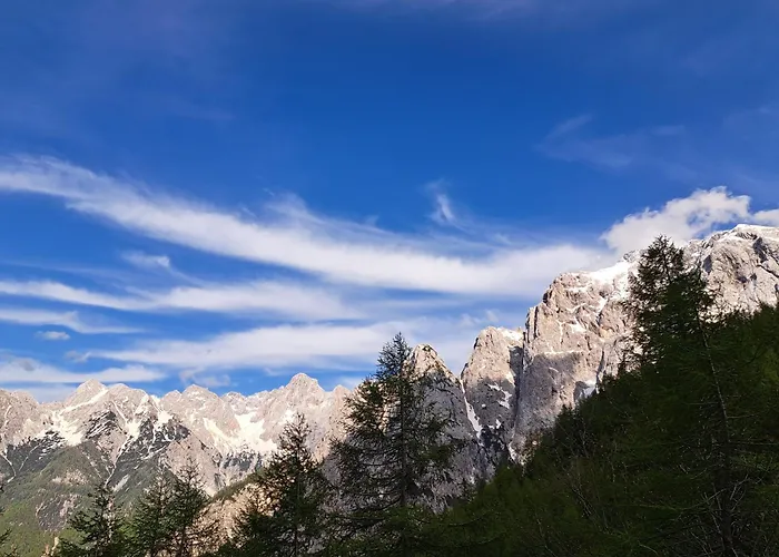Prázdninový dům By The Emerald River *